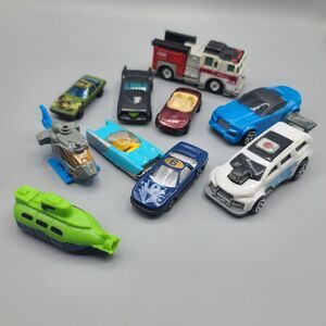 Hot Wheels Greenbrier Car Fire Truck  Helicopter Lot  Of 10 Misc